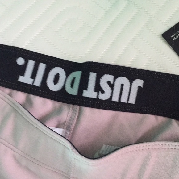 Blush pink Nike leggings - Picture 2 of 3